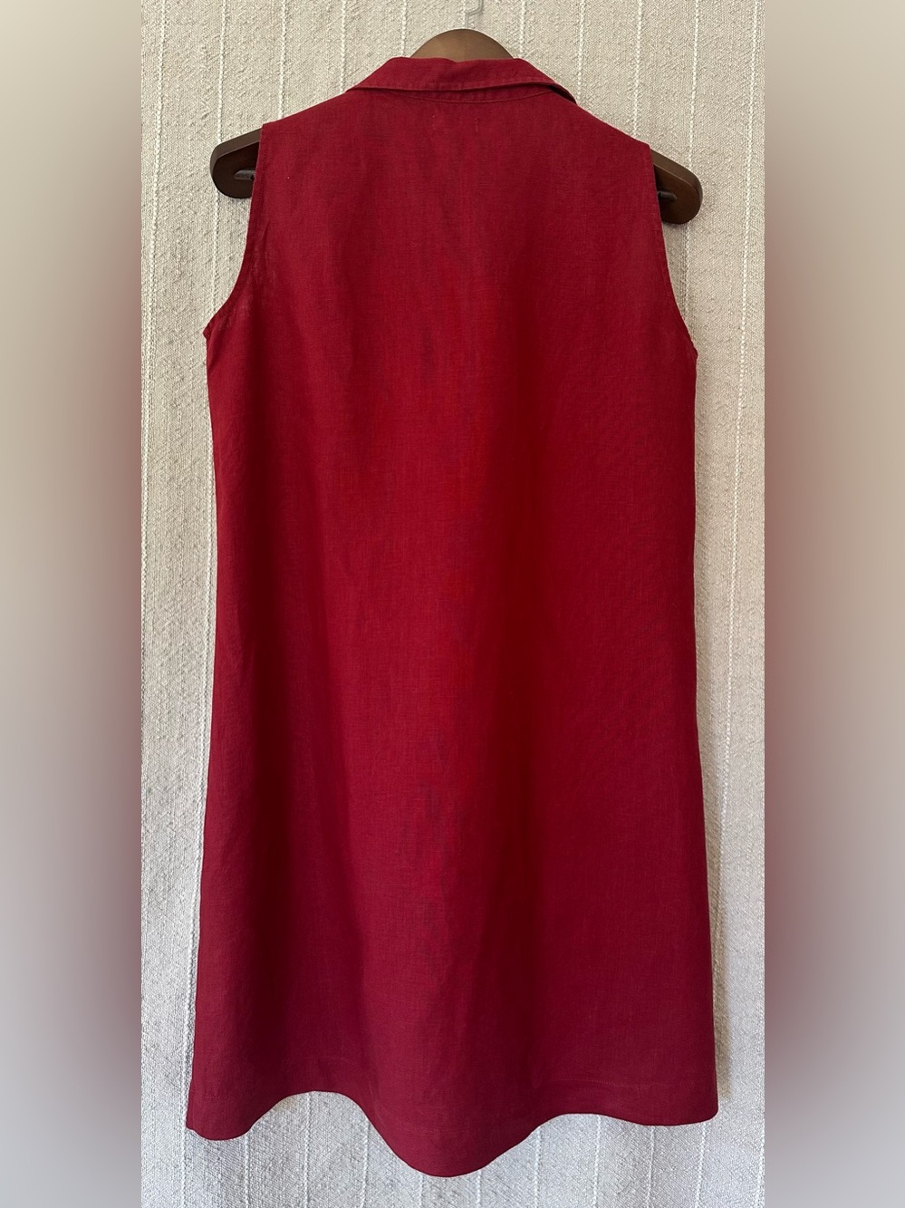 Garnet Hill Classic Linen Shirt Dress
Never Worn - Picture 2 of 6